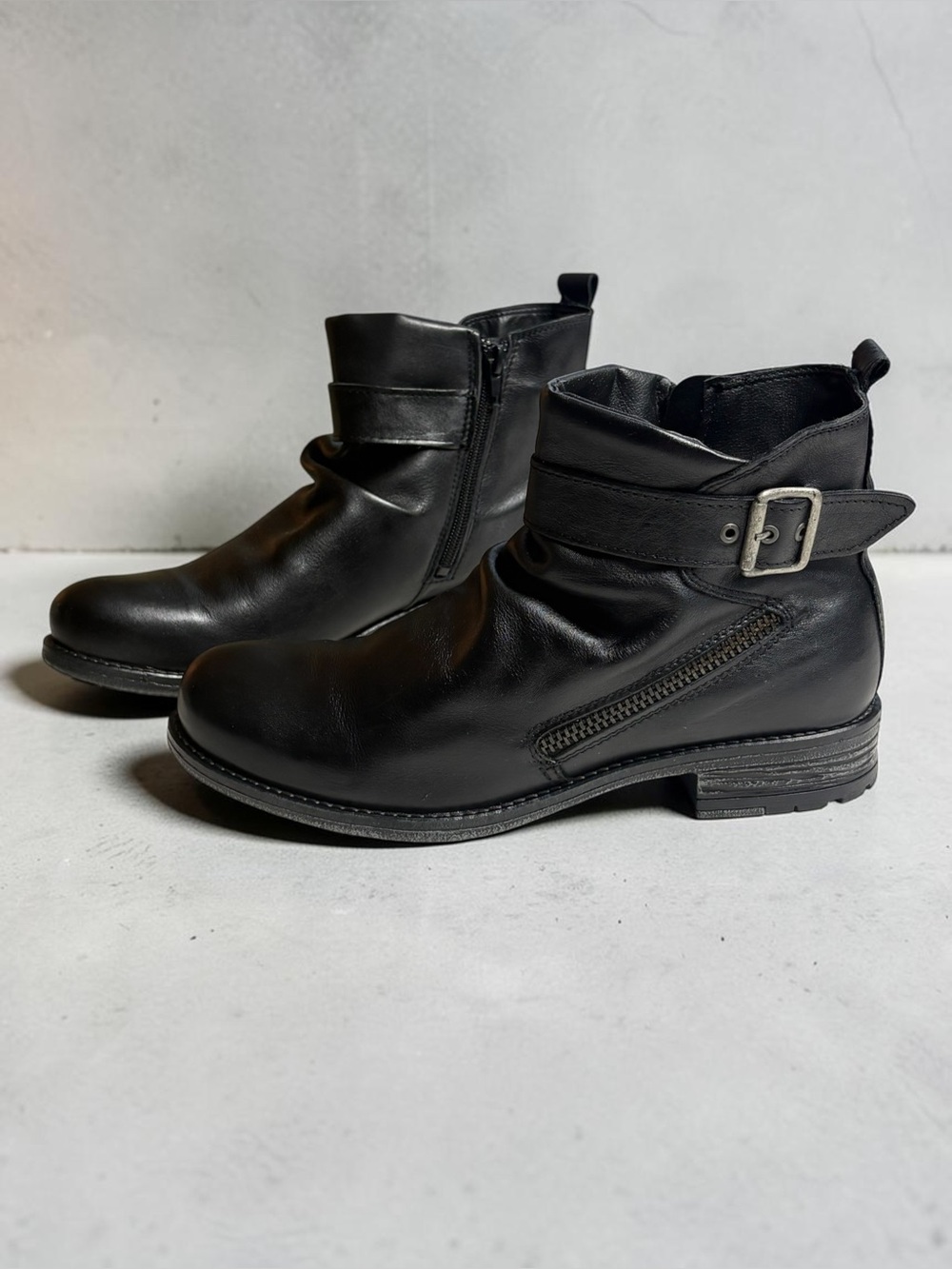 Eric Michael Tucson Black Leather Ankle Moto Boots Size 40